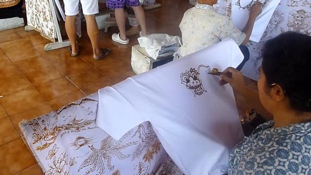 batik painting (balinese style art using wax on textile) смотреть онлайн