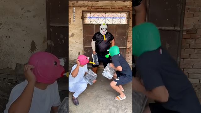 Blindfolded Hitting Challenges Men's Simple Happiness Blindfolded Hitting Game New Farmer Plan 2023 смотреть онлайн