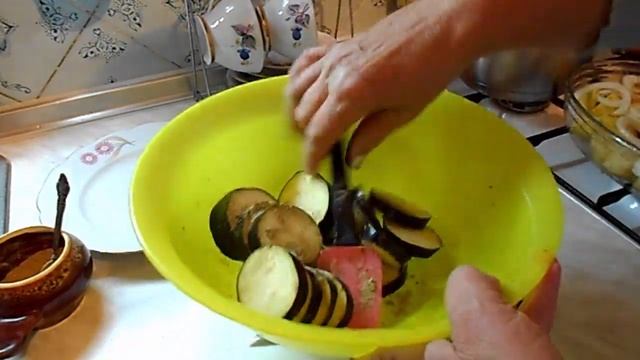 ВКУСНЕЙШАЯ КАРТОШКА С КУРИЦЕЙ В ДУХОВКЕ. смотреть онлайн