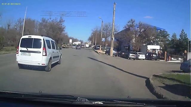 У девятки на ходу оторвало колесо. Элиста, ул. Ленина смотреть онлайн