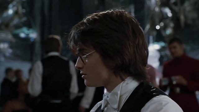 Рон обидел Гермиону / Гермиона плачет / Гермиона ссориться с Роном / Гарри Поттер и Кубок огня