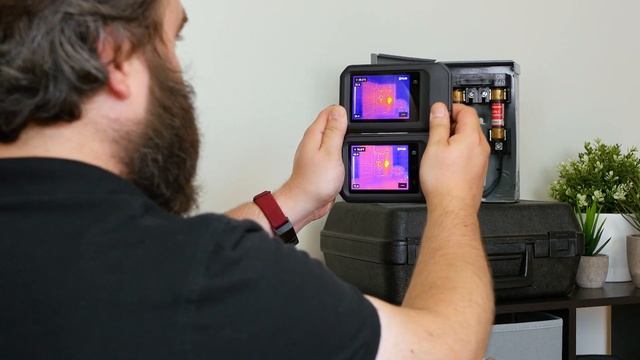 FLIR C5 vs C3-X Thermal Camera Comparison смотреть онлайн