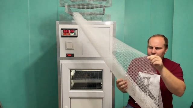Воронежский инкубатор на 252 куриных яйца. Инкубатор на 1 коробку яиц. Профессиональный инкубатор. смотреть онлайн