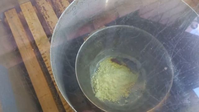 Борьба с восковой молью при помощи серы смотреть онлайн