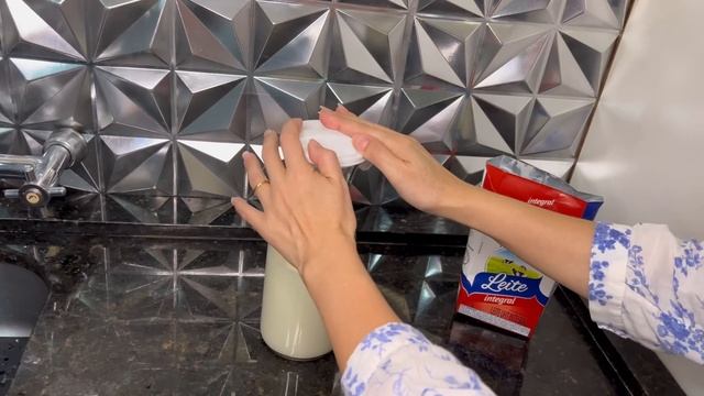 ORGANIZAÇÃO DA GELADEIRA | freezer, como eu organizo, limpeza dos alimentos, organização dos potes смотреть онлайн