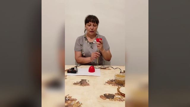 Изготовление шумового инструмента маракаса. смотреть онлайн