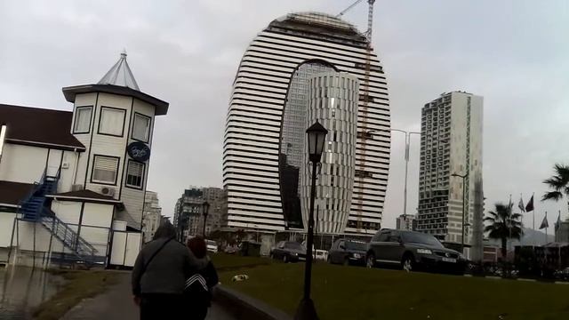 ОБЗОР В БАТУМИ КАК ИДЕТ СТРОЙКА У ДОМА ЮСТИЦИИ!ДОМА ПРОСТО СКАЗКА!И ХОРОШЕЕ ВЛОЖЕНИЕ ДЛЯ СЕЗОНА.»» смотреть онлайн