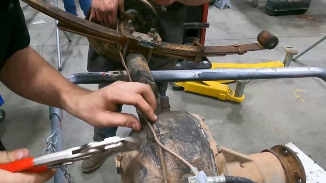 Ed Secretly Gets To Pick The Color Of His LJ20 Golden Nugget!! смотреть онлайн