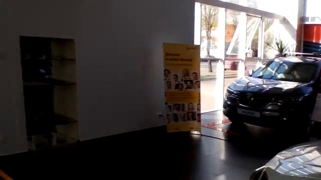 Кривой Рог . Проспект Мира 13 а.Автосалон Renault..Рено. смотреть онлайн