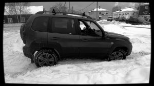 ЗАСТРЯЛ у ДОМА. Межосевая БЛОКИРОВКА Нивы ТРЕВЕЛ, когда ВЫРУЧАЕТ, как ПОЛЬЗОВАТЬСЯ. ПРИМЕР из ЖИЗНИ