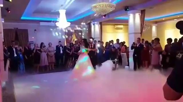 Ed Sheeran Perfect dansul mirilor Adi si Georgiana смотреть онлайн