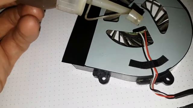 УСТРАНЯЕМ ВИБРАЦИЮ КУЛЕРА НА НОУТБУКЕ смотреть онлайн