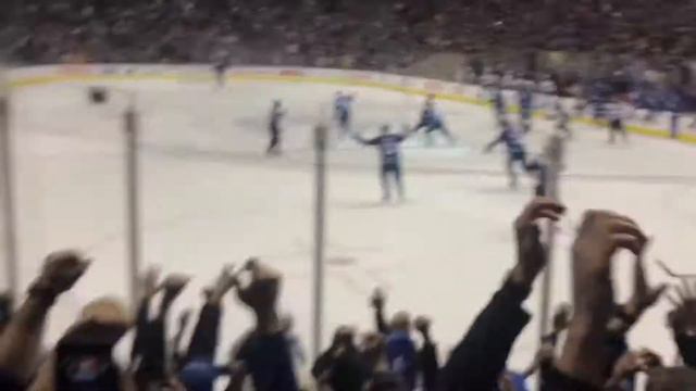 Daniel Sedin from Henrik Sedin for the O.T. Winner vs. Coyotes Last Game at Rogers Arena смотреть онлайн