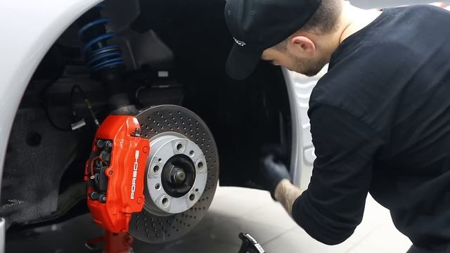 Wheels Off Detail - Cleaning Wheels & Wheel Arches (911 GT3) смотреть онлайн