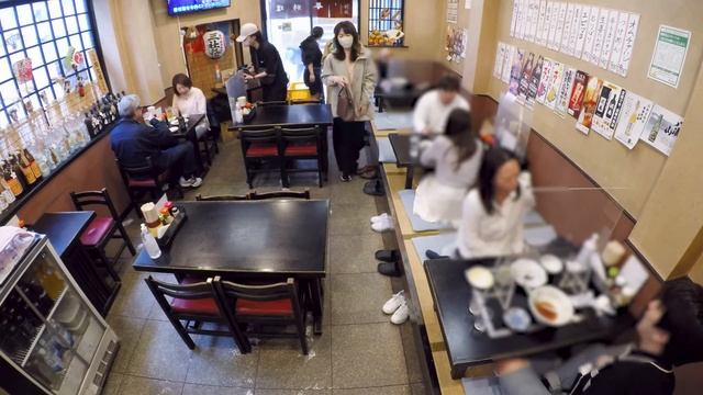【3世代看板娘】開店直後に満席になる人気店!それを支えるミス町中華!シャイな店主が作る料理は呑ん兵衛にはたまらない逸品