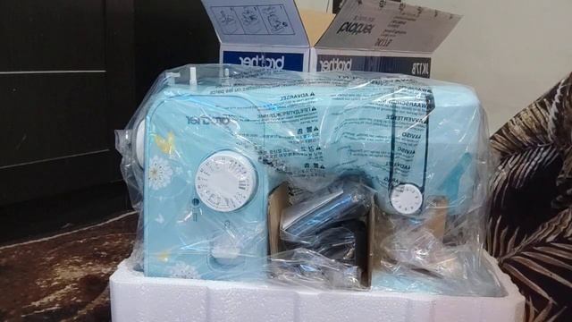 UNBOXING MESIN JAHIT BROTHER JK17B YANG WARNA NYA LUCU BANGET смотреть онлайн