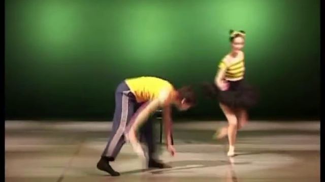"La Mouche" Flight of the Bumblebee Rimsky-Korsakov смотреть онлайн