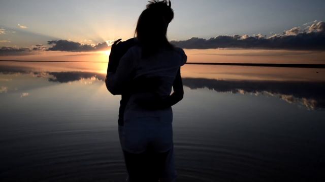 Kizomba on the reflection of the sunset смотреть онлайн