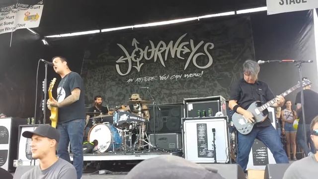 Bayside - Linoleum (NOFX Cover) @ Montreal Vans Warped Tour 2014