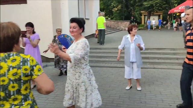 26.08.23г..."Не бывает Таких,как ТЫ"...в Гомельском парке на танцполе... смотреть онлайн