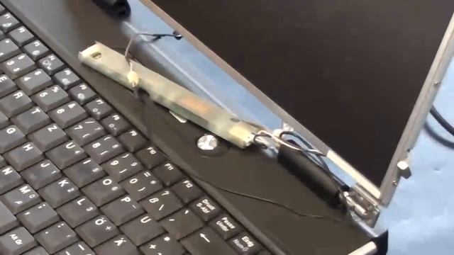 Display Deckel Tausch an einem Fujitsu Siemens Notebook / Laptop смотреть онлайн