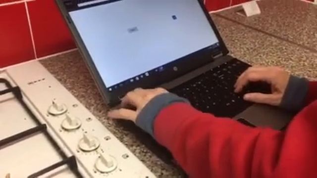 My hp probook 6550b is making a funny sound (HELP!!!) смотреть онлайн