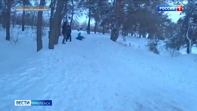 Продолжение истории с «ватрушкой» в Смоленске. Выкатившийся на проезжую часть ребенок получил травм смотреть онлайн