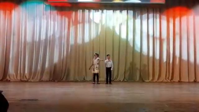 "А ты меня любишь?"Шуточный танец.МОУ'С(К)ШИ-5,Магнитогорск смотреть онлайн