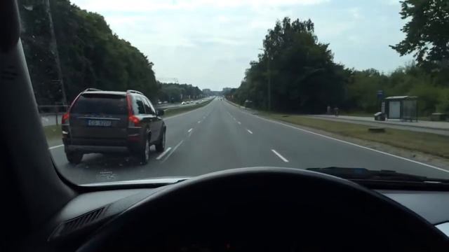 Volvo XC90 vs Toyota LC120 смотреть онлайн