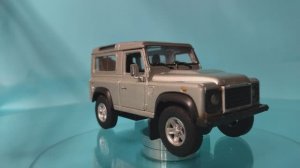 Машинка land rover defender