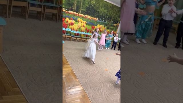 8 Марта 2022 Любаша танец утят смотреть онлайн