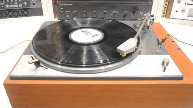 GOLDRING LENCO GL75 TURNTABLE DEMONSTRATION