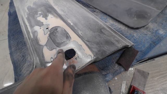 Лужение вместо шпаклевки на двери Запорожца смотреть онлайн