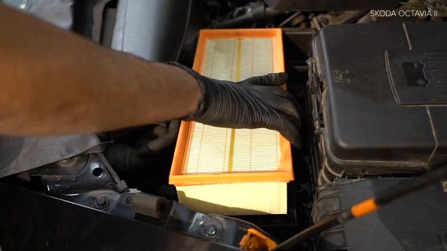 Wie OCTAVIA (1Z5) Luftfilter wechseln [AUTODOC TUTORIAL] смотреть онлайн