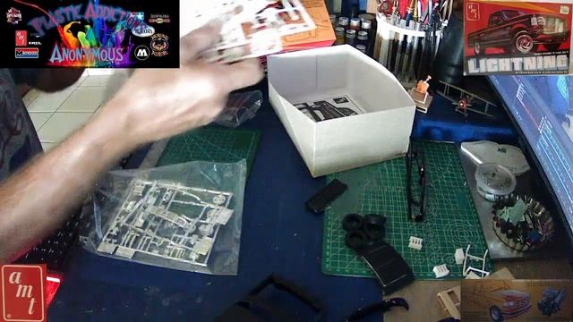Unboxing the amt Lightning ford f150 SVT смотреть онлайн