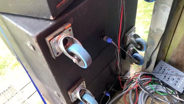 Veranstaltung Mit live Musik / 8x18“ Bass / Pa Anlage / Technik Vorstellung. смотреть онлайн