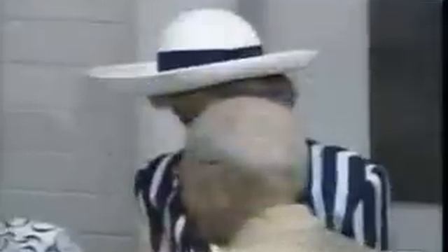 Princess Diana plays the piano in Australia смотреть онлайн