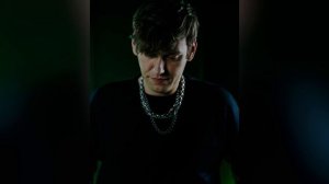 Эй девчонка в 16 ряду