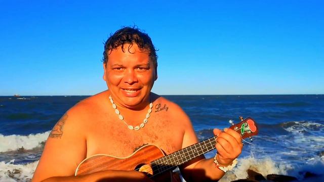 LA MACARENA DALE A TU CUERPO ALEGRIA MACARENA UKULELE BEACH EN EL MAR Sebastián Lucky cover смотреть онлайн