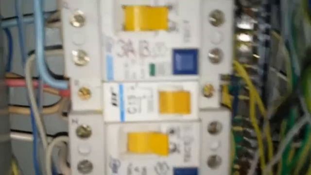 Попытка прозвонить кабельные линии ,используется трассоискатель ms 6812 смотреть онлайн
