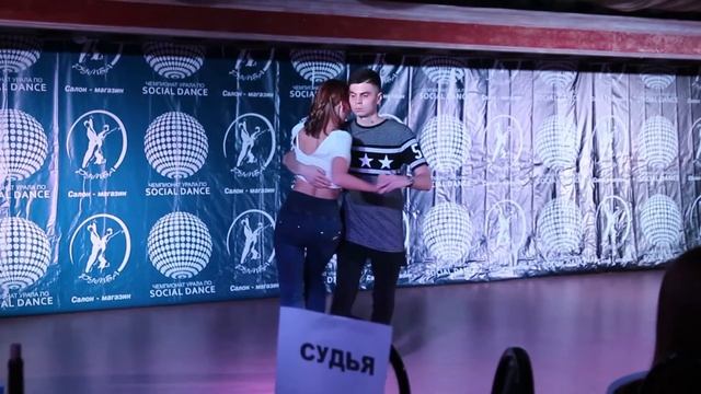 Ruslan & Marina Kizomba Social Dance смотреть онлайн