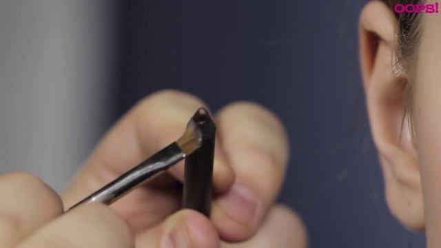 OOPS! Beauty Expert. Модный тренд "Двойная стрелка" от M.A.C смотреть онлайн