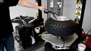 Видеоролик по бустеру Bazooka для быстрой накачки шин