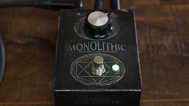 Analog Artifacts' Monolithic Silicon Fuzz Artifact смотреть онлайн