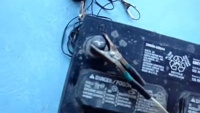 Как определить полярность аккумулятора смотреть онлайн
