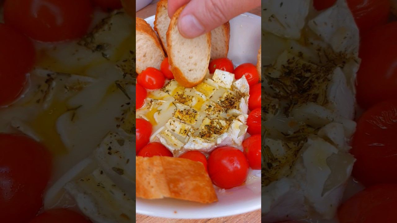 Запечённый камамбер с черри и чесноком