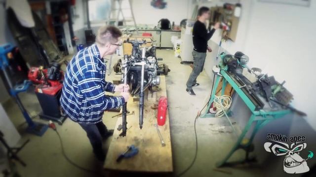 Honda CB 900 Boldor Build off - Part I - Smokin Apes смотреть онлайн