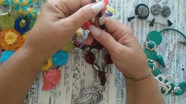 #флешмоб_бижутерияизпуговиц 5 украшений из неказистых пуговиц. 5 техник сборки украшений из пуговиц смотреть онлайн