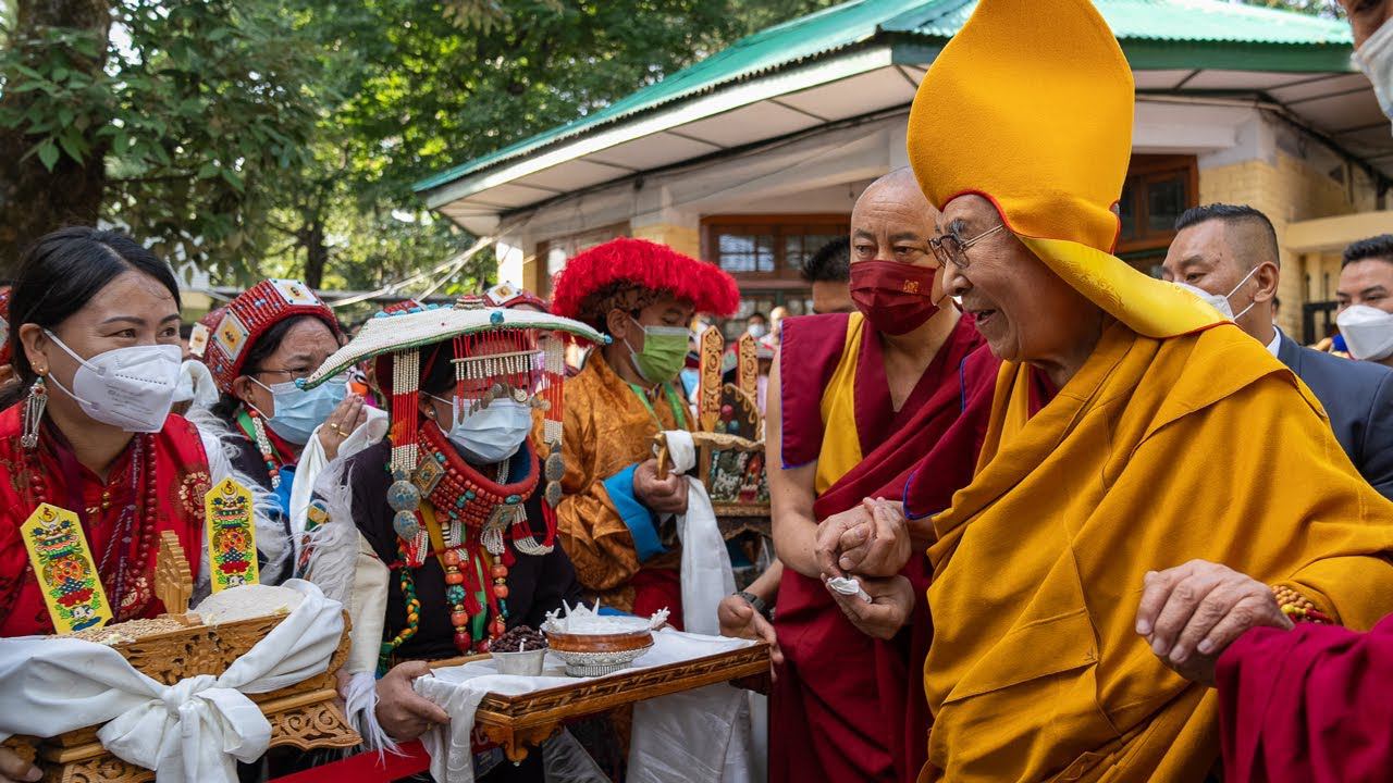 Молебен о долгой жизни Его Святейшества Далай-ламы смотреть онлайн