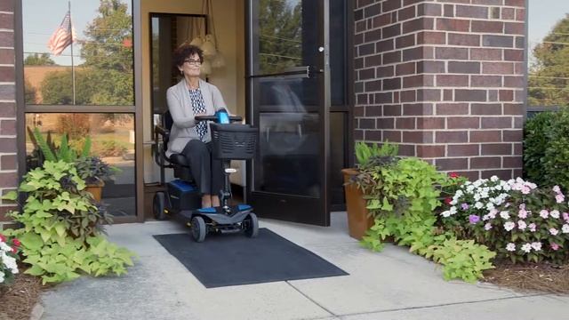 Jazzy Zero Turn 4 Wheel Scooter from Pride Mobility смотреть онлайн